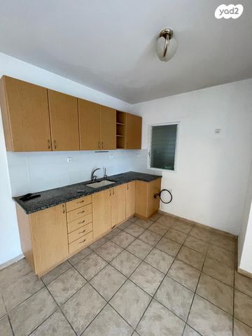 דירה, יהודה הלוי, בן גוריון, אשקלון