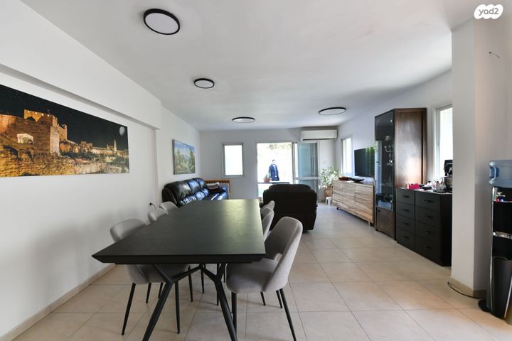 דו משפחתי, נחום סוקולוב, גבעת שמואל