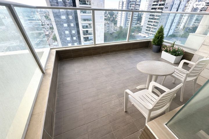 דירה, דרך העצמאות 31, ליבת העיר, יהוד מונוסון