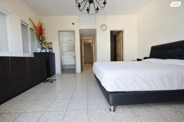 דו משפחתי, נחום סוקולוב, גבעת שמואל