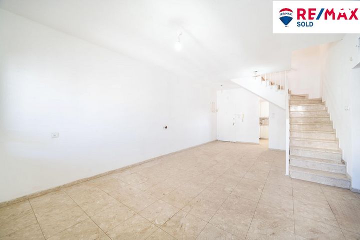 גג/ פנטהאוז, אהרון כצנלסון 12, נווה גן, פתח תקווה