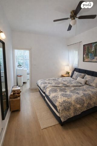 דירה, יעקב, ג' / מרכז מזרח העיר, רחובות