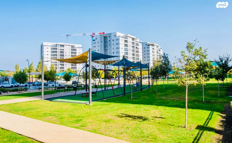 גג/ פנטהאוז, נעמי שמר, נאות אפק, אפקה, קרית ביאליק