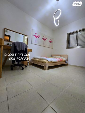 דופלקס, יהודה רגוניס, רמב"ם, ראשון לציון