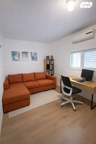 דירה, יעקב, ג' / מרכז מזרח העיר, רחובות