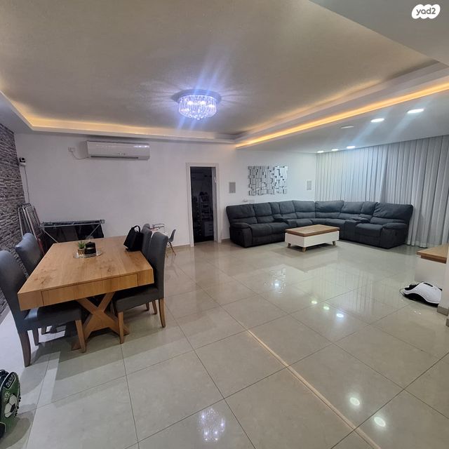 דירת גן, שדרות ביאליק, קרית ים  א', קרית ים