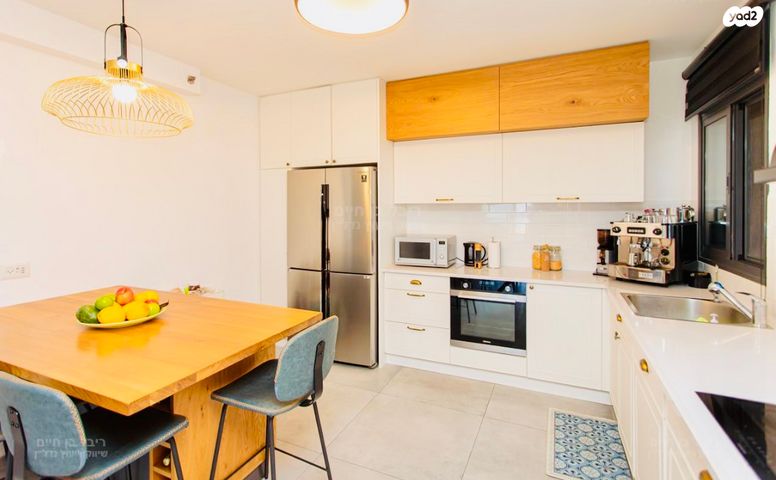 גג/ פנטהאוז, נעמי שמר, נאות אפק, אפקה, קרית ביאליק