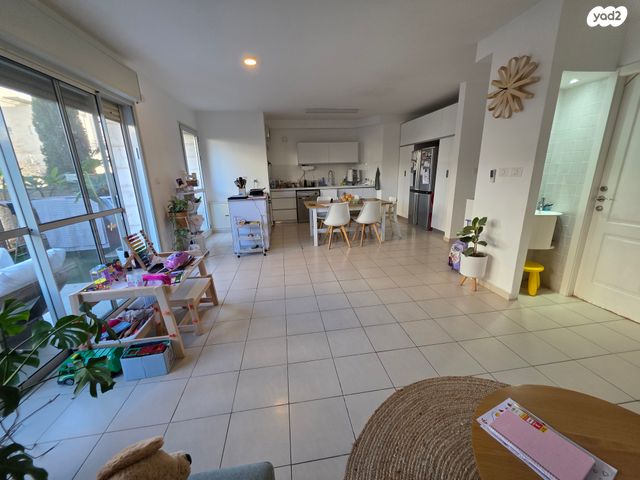 דירת גן, הכרמים, מודיעין מכבים רעות