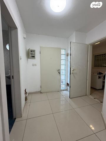 בית פרטי/ קוטג', המייסדים 14, הפרפר, קרית ביאליק