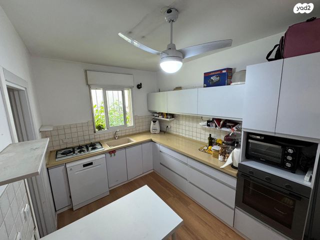 דירת גן, המרד, רעננה