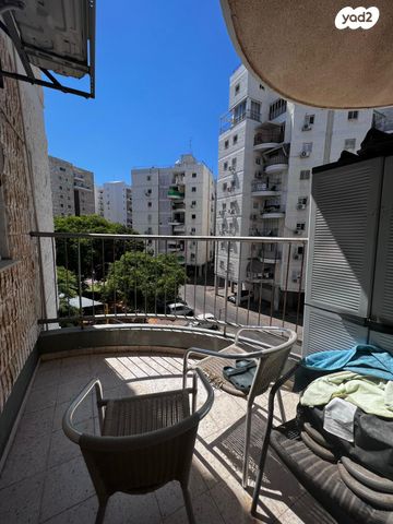 אבות ישורון 9