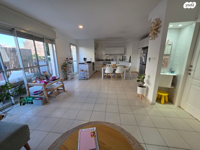 דירת גן, הכרמים, מודיעין מכבים רעות