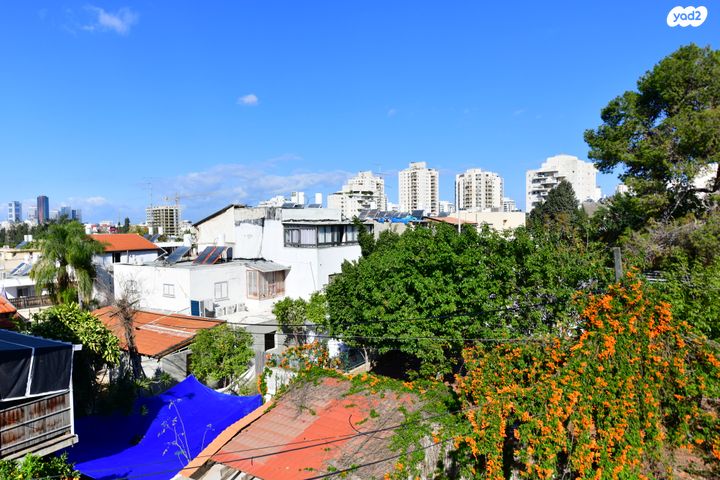 דו משפחתי, נחום סוקולוב, גבעת שמואל