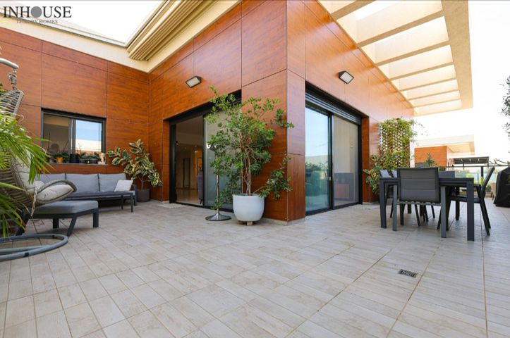 גג/ פנטהאוז, תל מונד