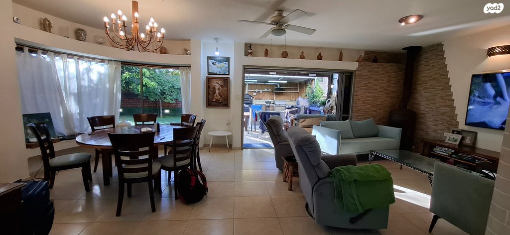 קרית חתני פרס נובל