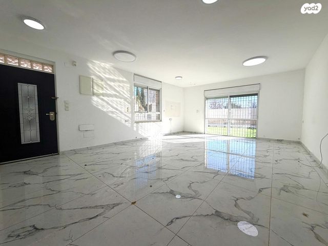 בית פרטי/ קוטג', איסר נתנזון, פסגת זאב, ירושלים