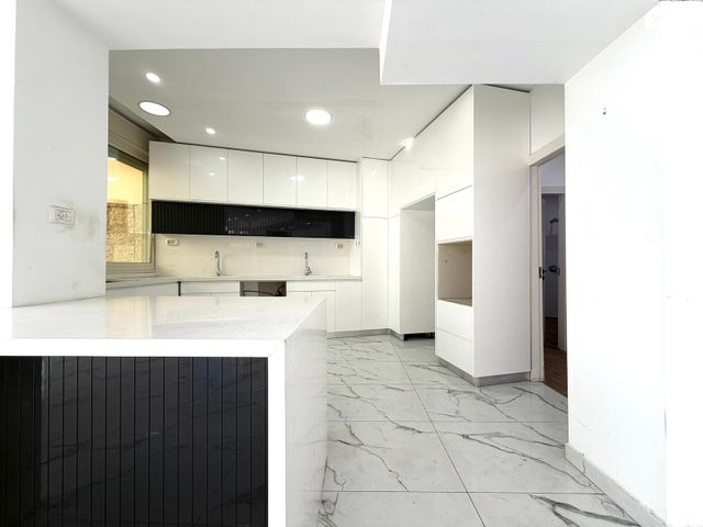 בית פרטי/ קוטג', איסר נתנזון, פסגת זאב, ירושלים