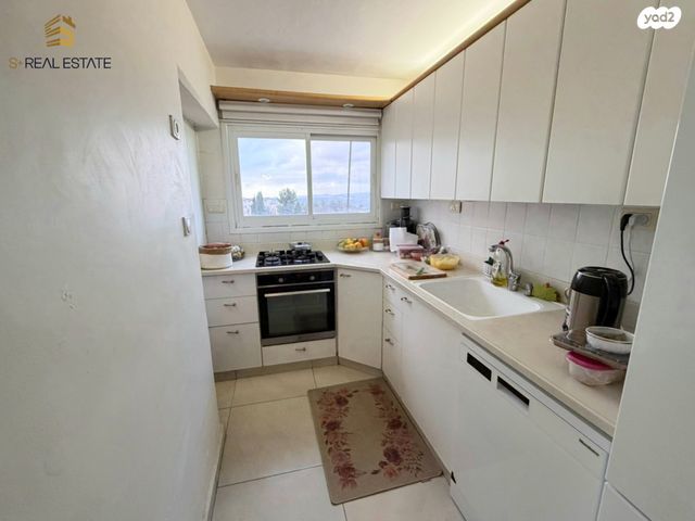 דירה, קולומביה, קרית מנחם, ירושלים