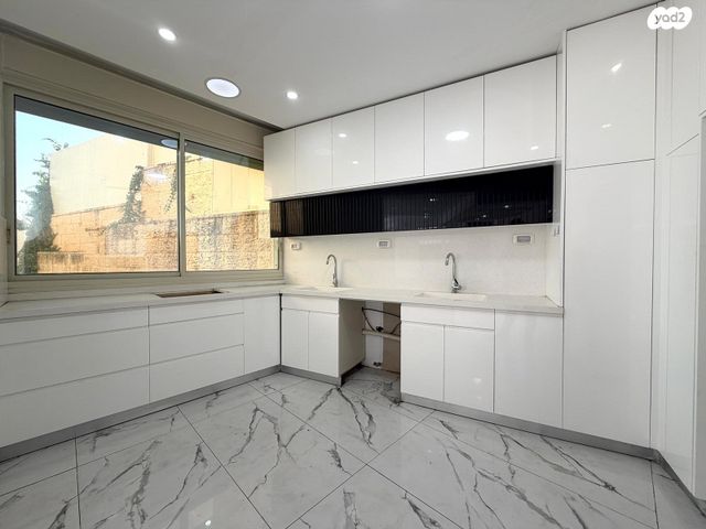 בית פרטי/ קוטג', מוריס בורג'ס מונורי, פסגת זאב, ירושלים