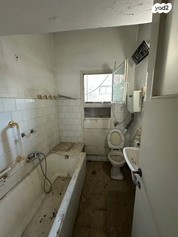 דירה, שכונת בן גוריון, מרכז העיר ג', רמת גן