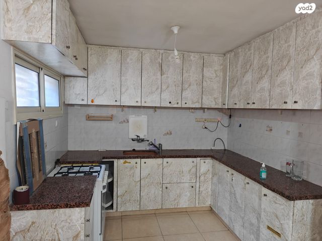 דירה, רחבת הרב עוזיאל 10, שכונה י"א, באר שבע