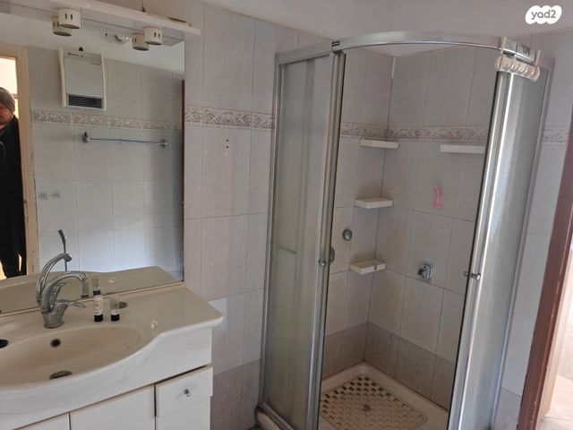 דירה, רחבת הרב עוזיאל 10, שכונה י"א, באר שבע