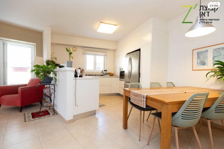 דירה, אלי כהן, הרצליה