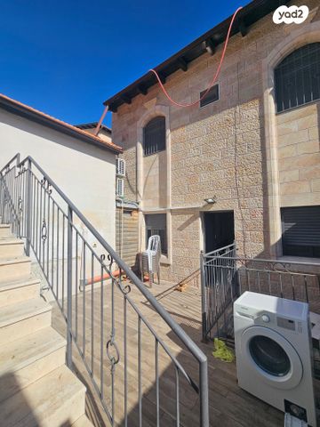 דירה, הר שמואל, גבעת זאב