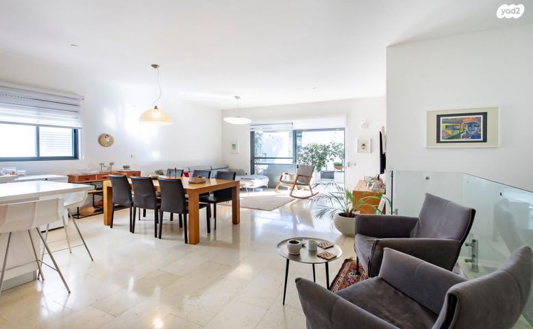 דופלקס, מתחם גרינברג, הוד השרון