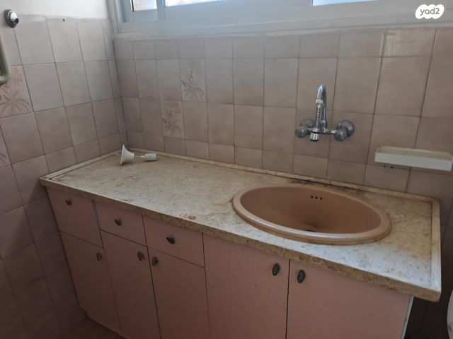 דירה, רחבת הרב עוזיאל 10, שכונה י"א, באר שבע