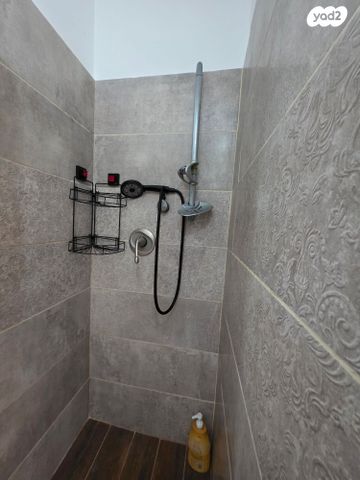 יחידת דיור, ז'בוטינסקי, צור שלום, קרית ביאליק