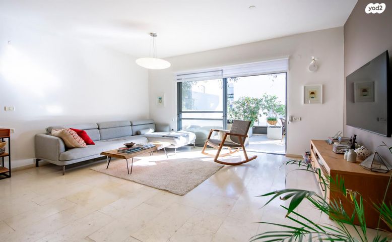 דופלקס, מתחם גרינברג, הוד השרון