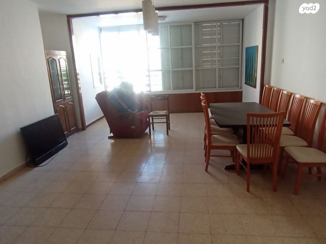 דירה, התחייה, כפר סבא