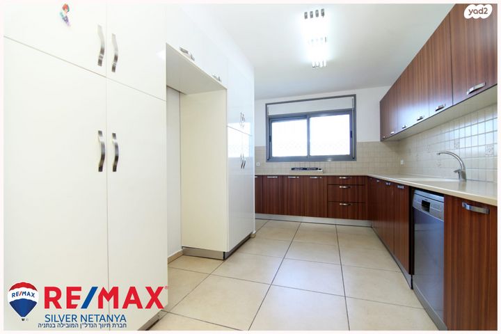 דירה, ד"ר יהודה פרח 12, קרית השרון, נתניה