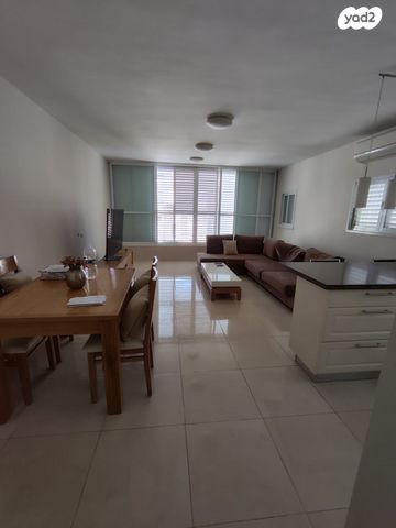 דירה, שיינקין 23, גבעתיים