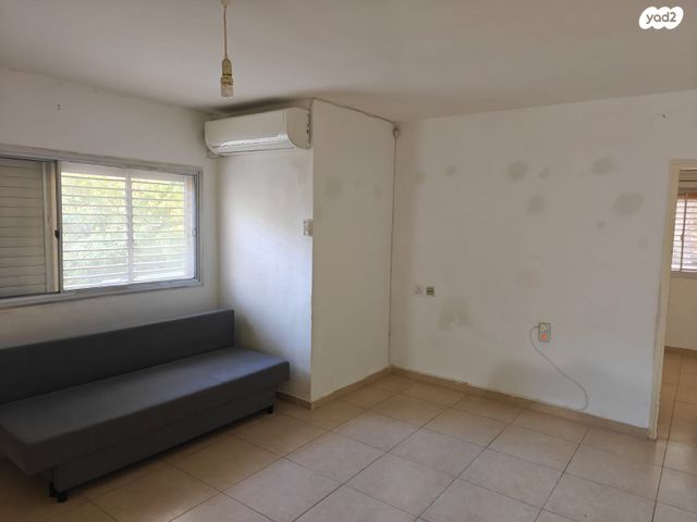 דירה, רחבת הרב עוזיאל 10, שכונה י"א, באר שבע