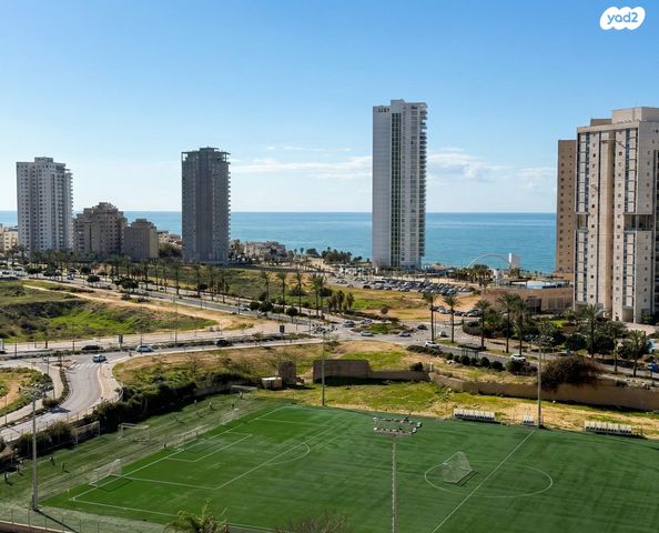 דירה, אמנון ליפקין שחק, נוף הטיילת, נתניה