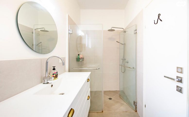 דופלקס, מתחם גרינברג, הוד השרון