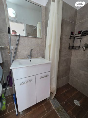 יחידת דיור, ז'בוטינסקי, צור שלום, קרית ביאליק