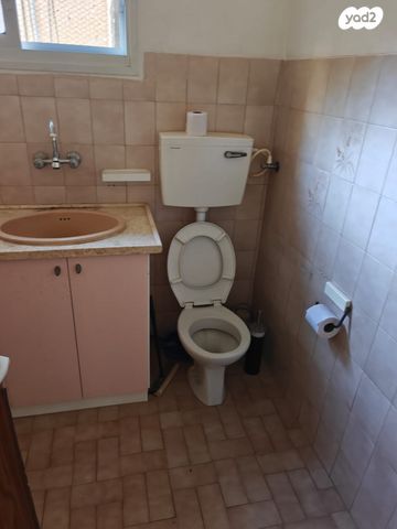 דירה, רחבת הרב עוזיאל 10, שכונה י"א, באר שבע