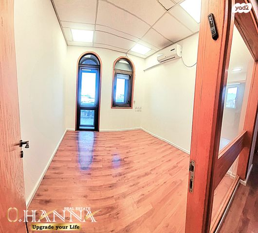 משרדים, דרך העצמאות, שער פלמר, תחנת רכבת השמונה, חיפה