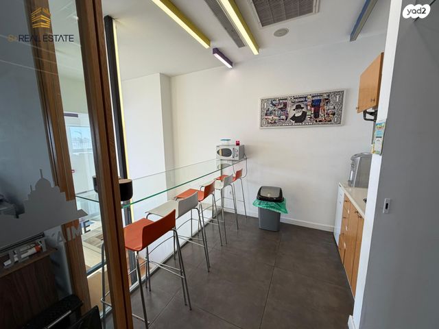 בניין משרדים, אזור תעשיה גבעת שאול, ירושלים