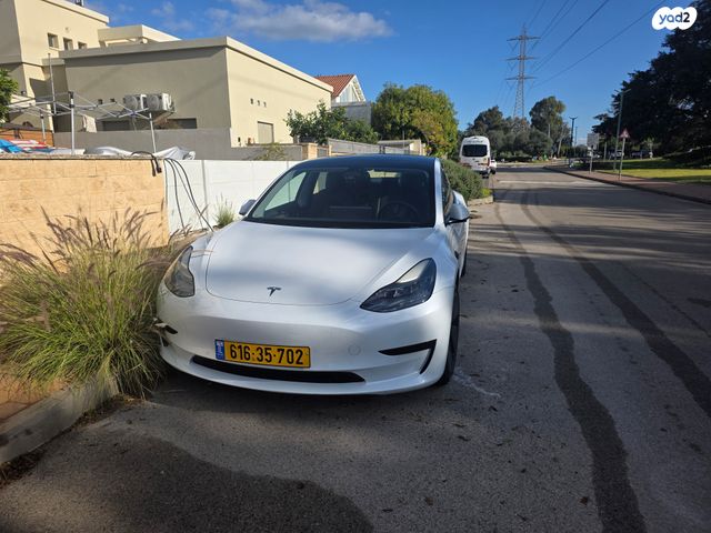 מודעת רכב טסלה מודל 3