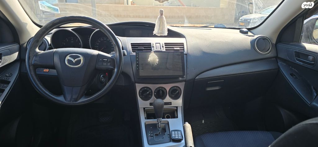 מודעת רכב מאזדה 3