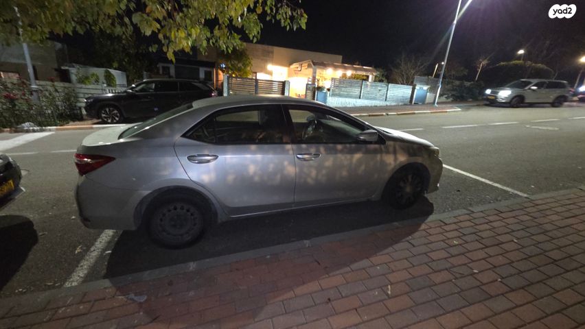 מודעת רכב טויוטה קורולה