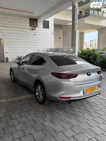 מודעת רכב מאזדה 3
