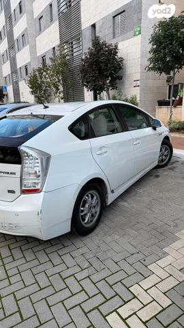 טויוטה פריוס