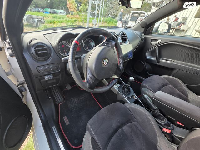 אלפא רומיאו מיטו