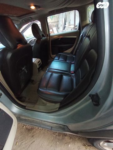 וולוו XC70