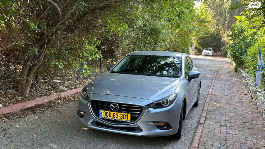 מודעת רכב מאזדה 3